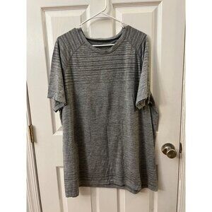 DSG men’s gray athletic T-shirt. Size 2‎ XL